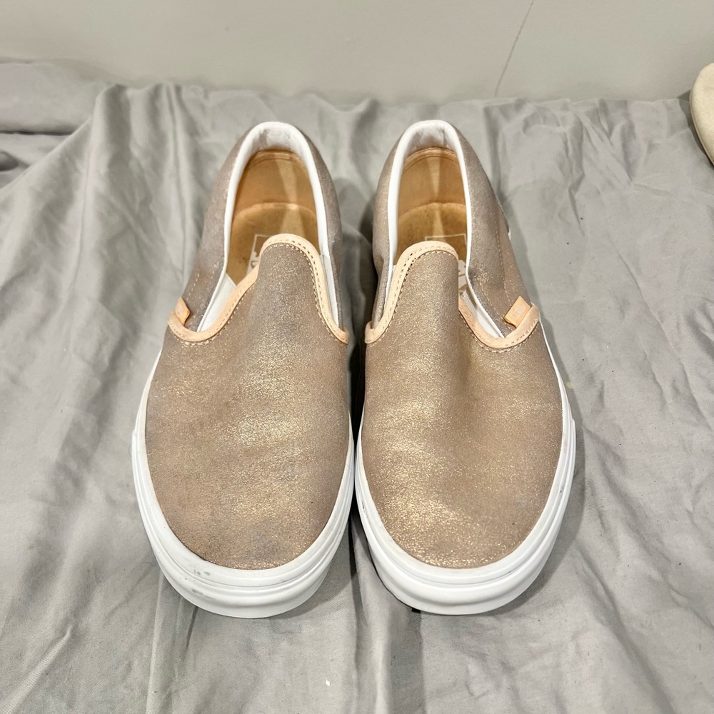 Glittery peach coloured Vans - Women’s size 9 (7 1/2 men’s)